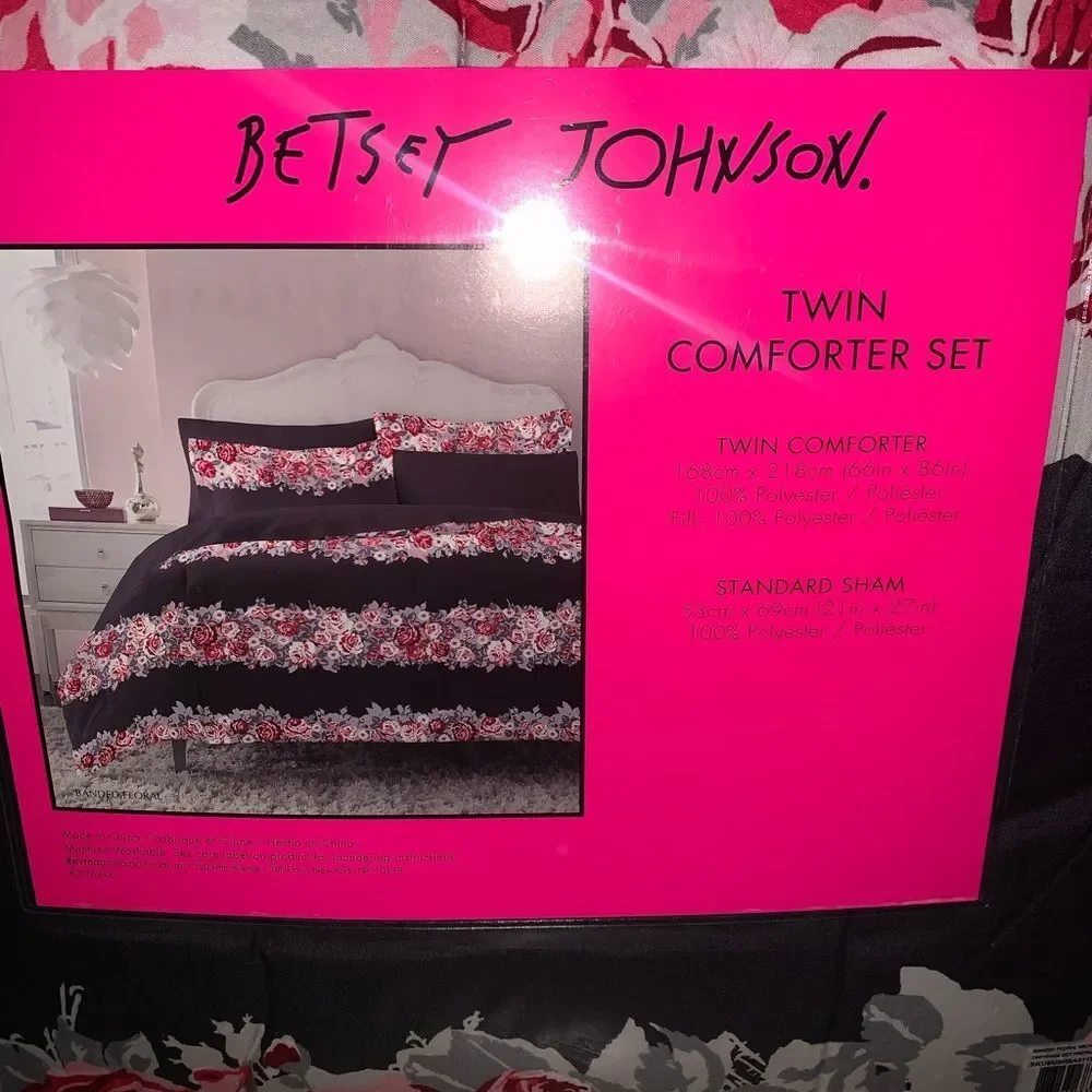 Brand New Black Rose Betsey Johnson Comforter Set